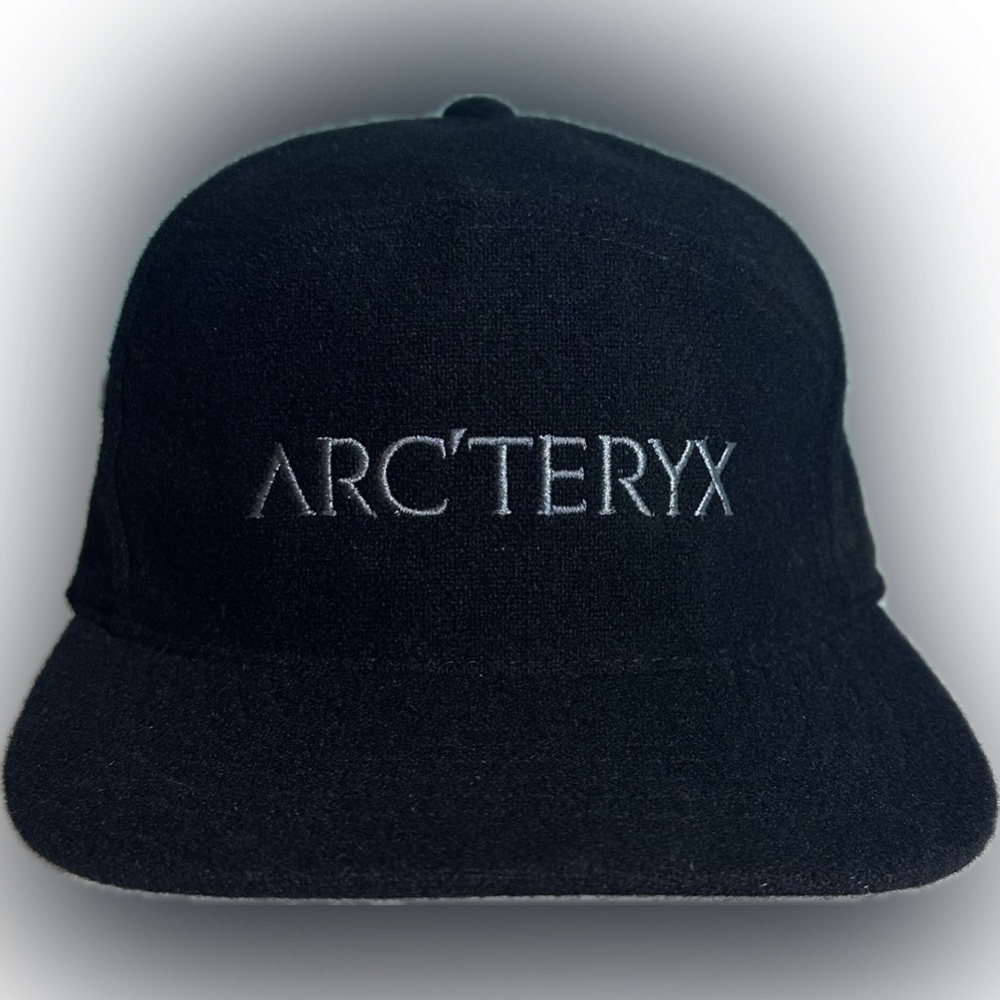 Arc'teryx Black Cap